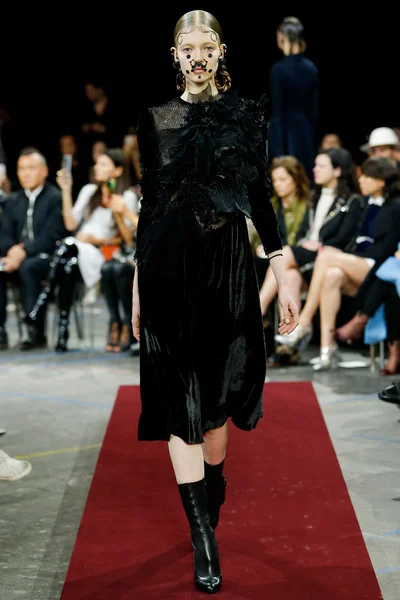 Look 14